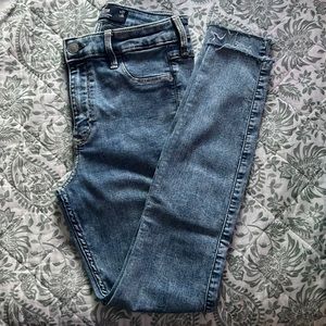 Hollister high-rise crop jean leggings. Size 5R W27 L26